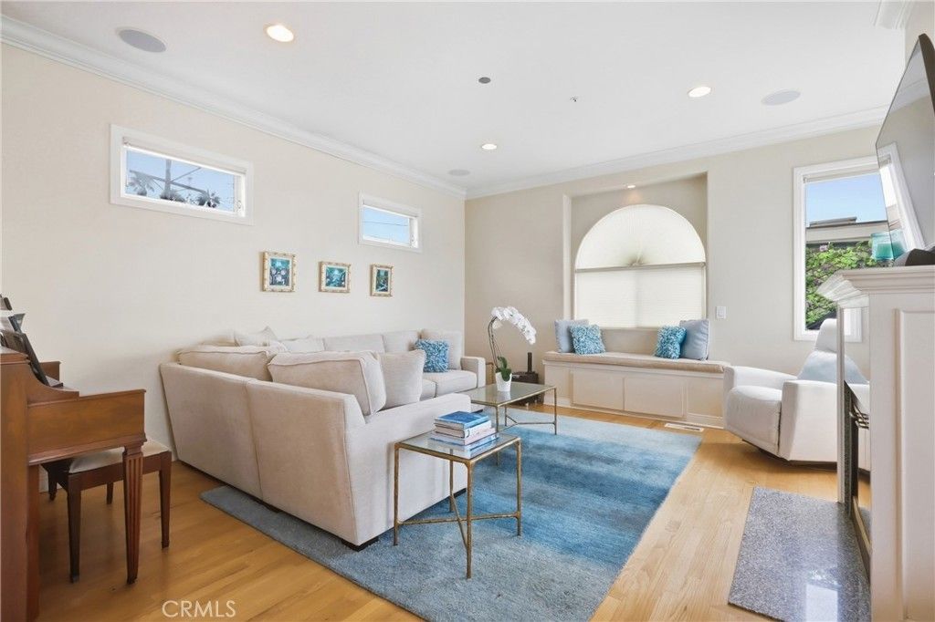 125 El Porto, Manhattan Beach