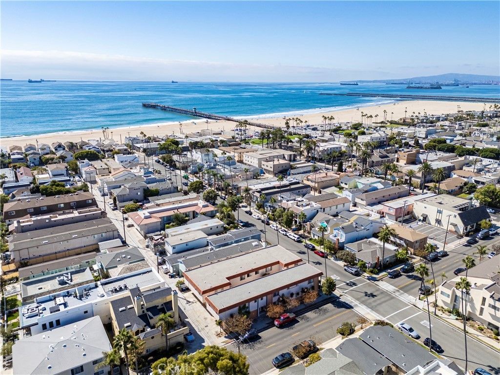 144 11th # C, Seal Beach