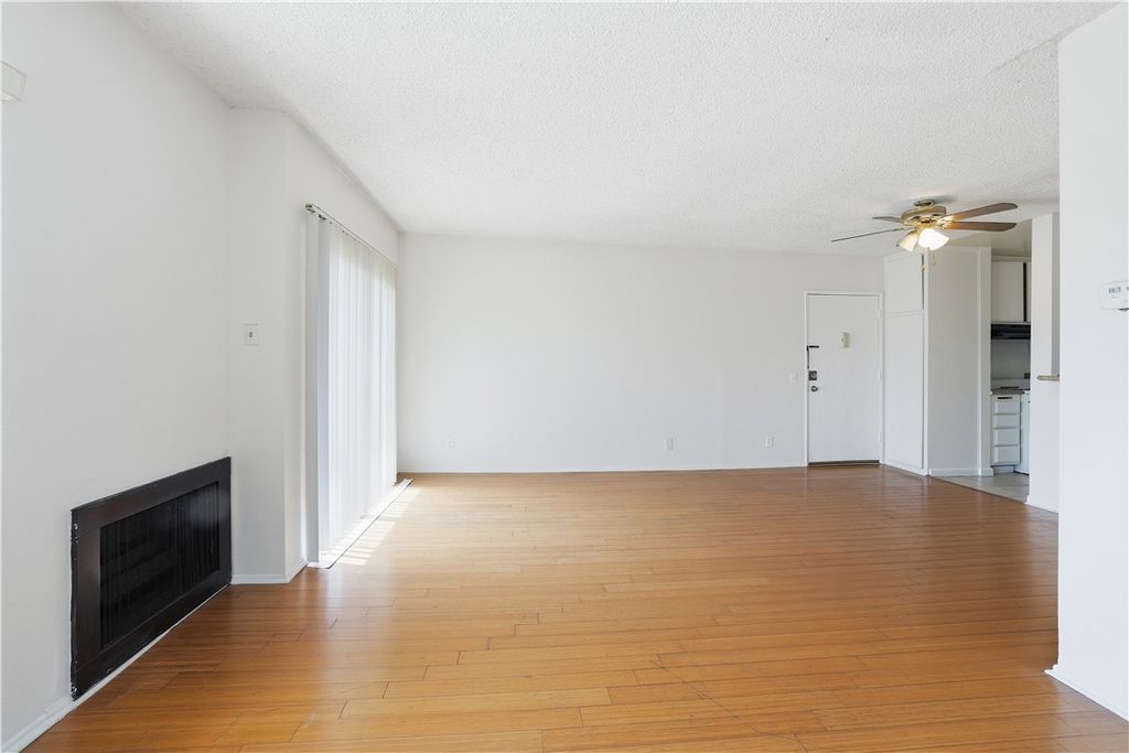 12203 Magnolia # 204, Valley Village