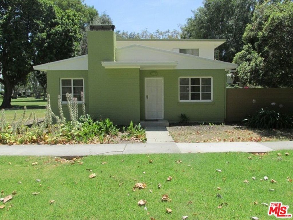 5176 Village, Los Angeles