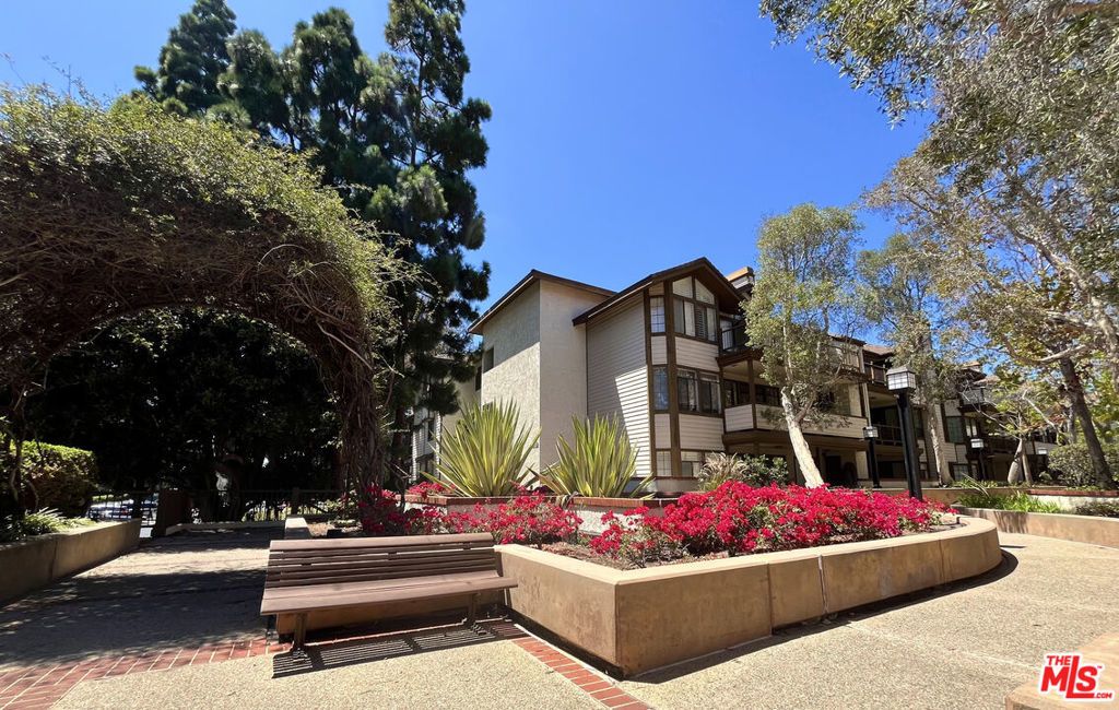 2567 Plaza Del Amo # 207, Torrance