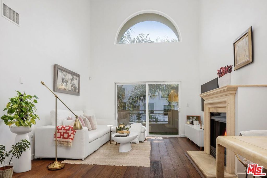 1319 N Detroit Street # Ph1, Los Angeles