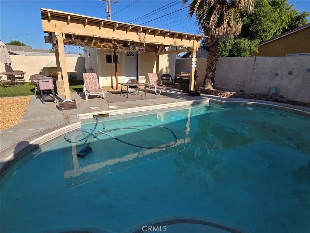 16437 Live Oak, Hesperia