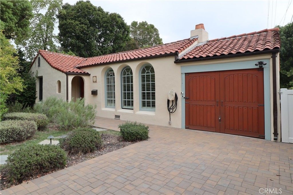 270 S Parkwood Avenue, Pasadena