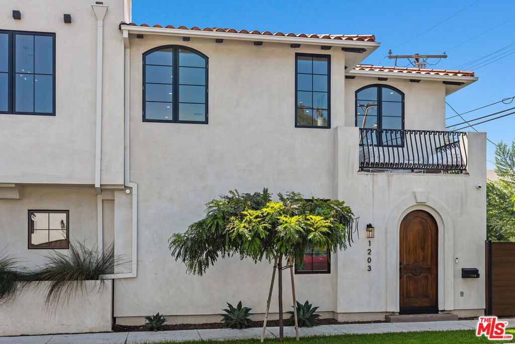 1203 N Vista Street, West Hollywood
