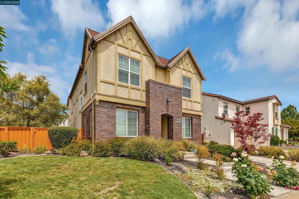 1489 Menton St, Danville