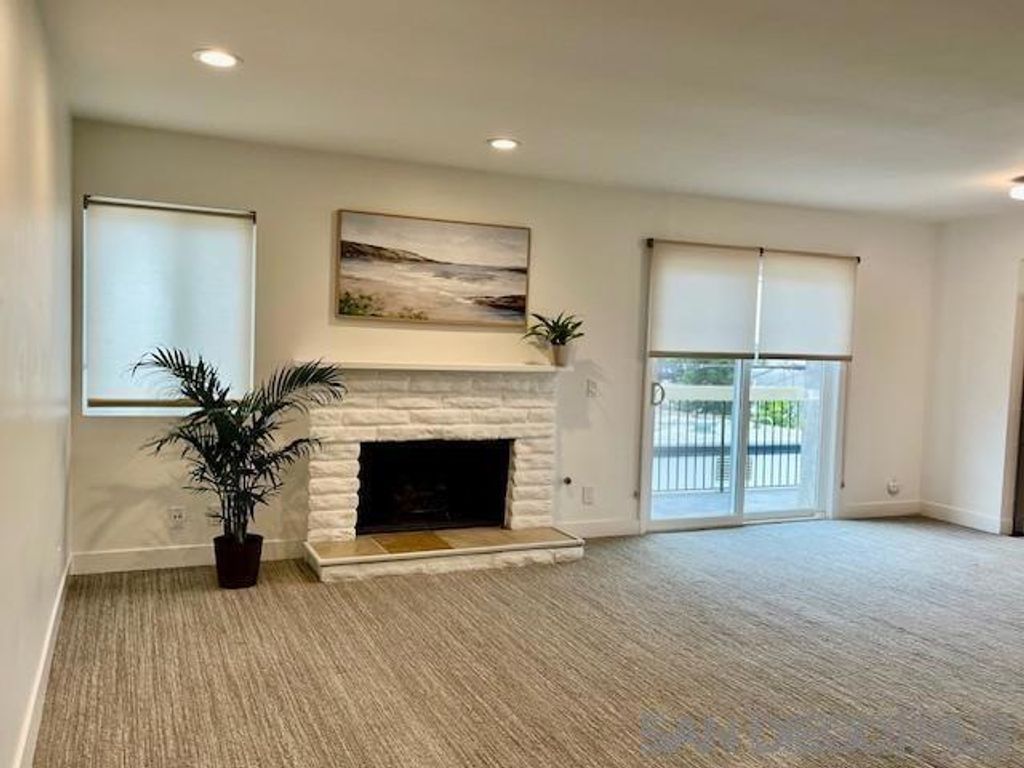 7434 Herschel # 7, La Jolla
