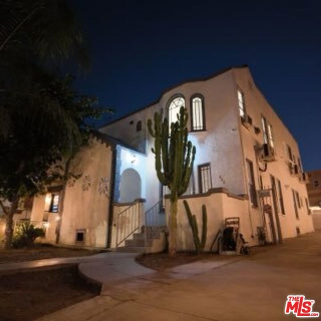 422 N Reno Street, Los Angeles