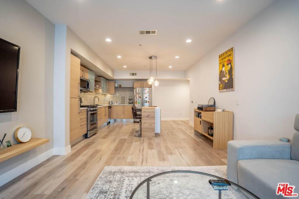 1234 Wilshire Boulevard # 330, Los Angeles