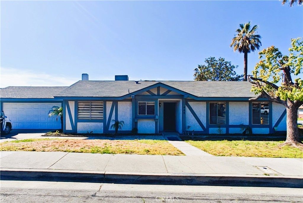 448 E Walnut Avenue, Glendora