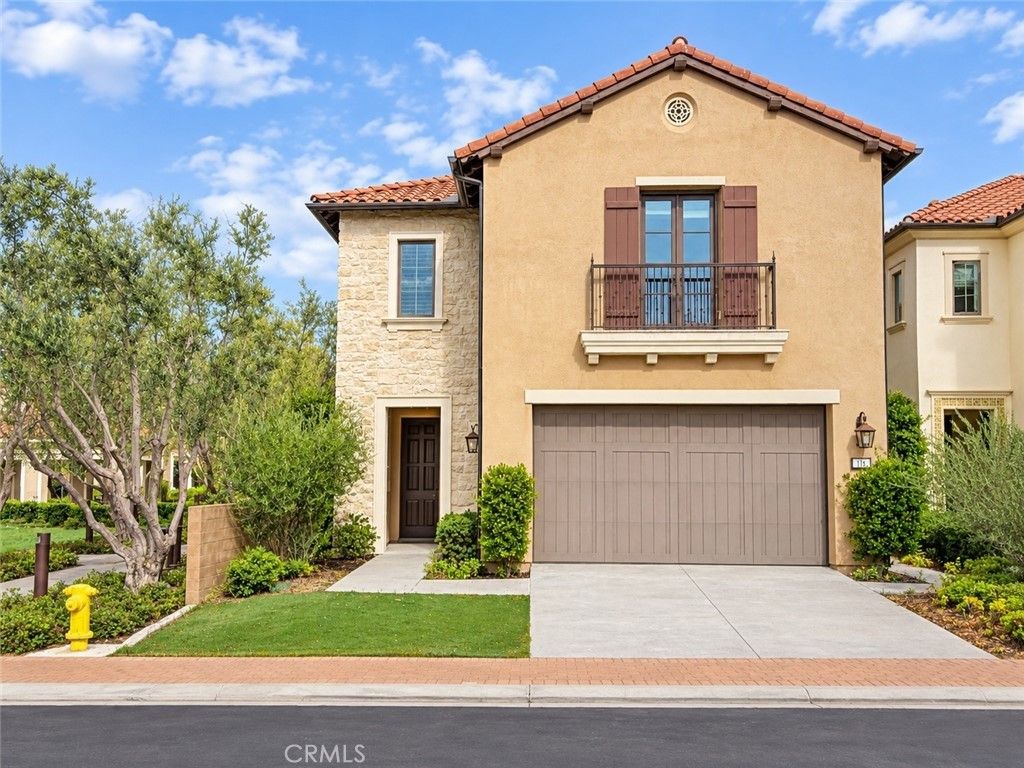 215 Piazza, Irvine