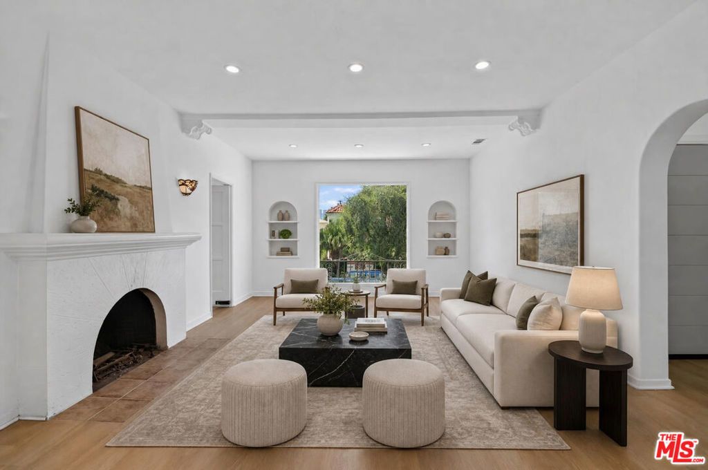 900 S Wooster Street # 2, Los Angeles