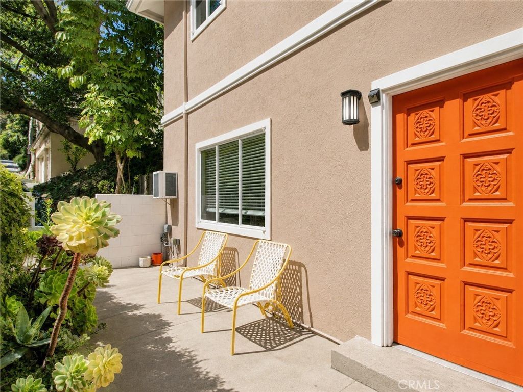 2932 Ledgewood Drive # B, Los Angeles