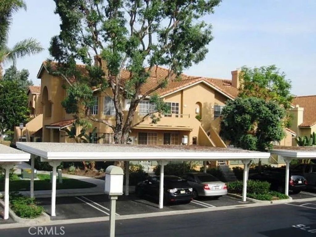 31 Abrazo Aisle, Irvine