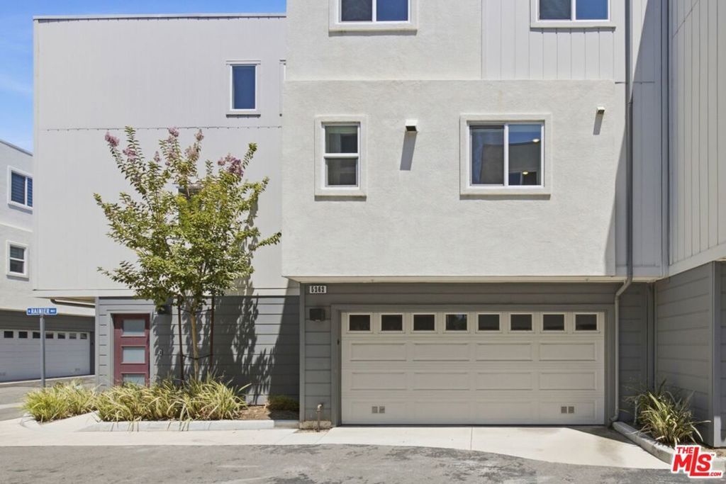 5262 N Rainier Way, Valley Village