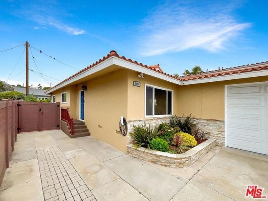 1106 W Paseo Del Mar, San Pedro