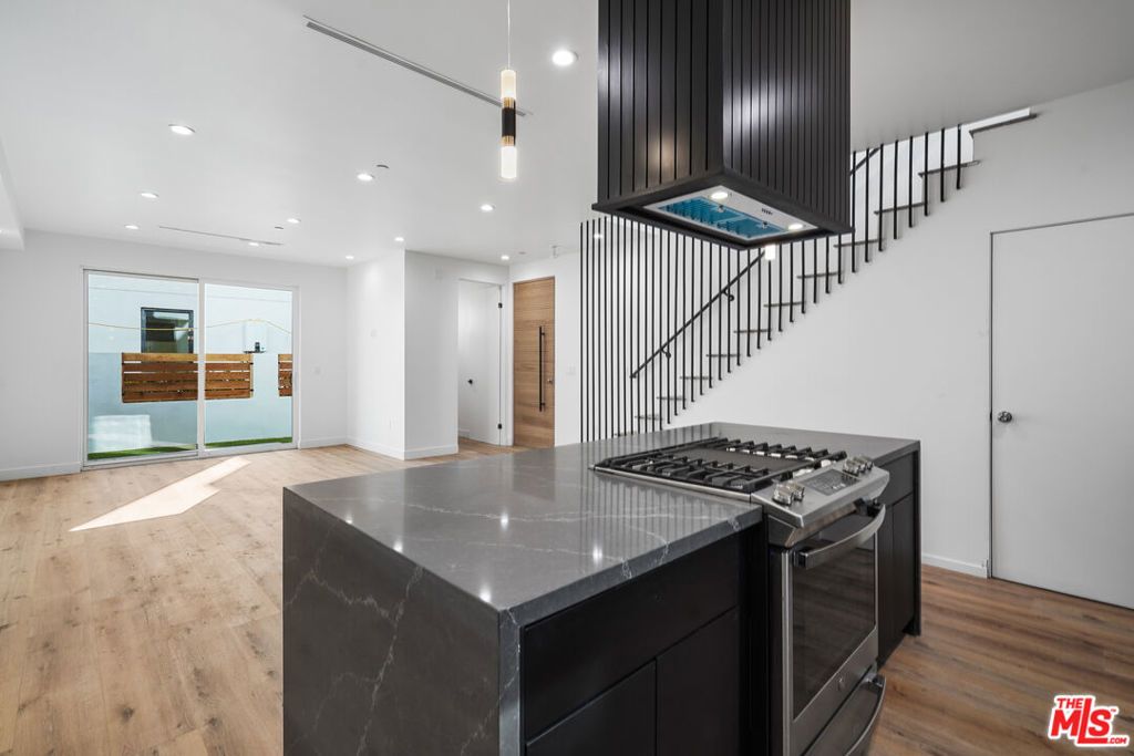 839 N Mccadden Pl # C, Los Angeles