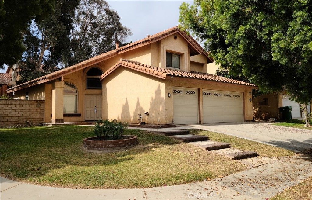 998 Ashford Circle, Corona
