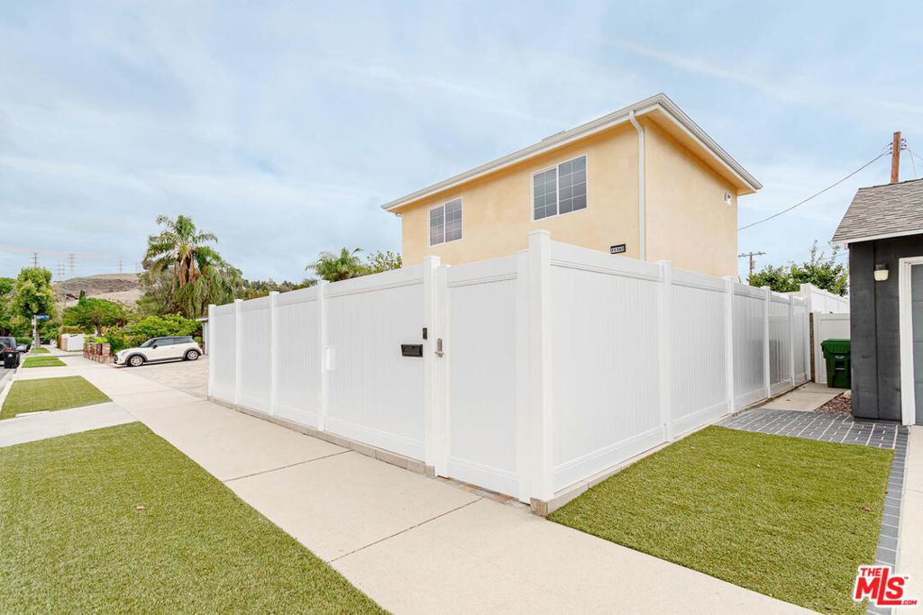 11342 Danube Avenue, Granada Hills