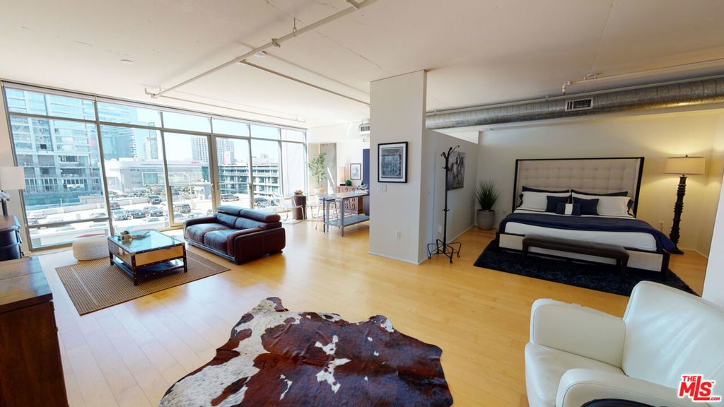 1100 S Hope Street # 810, Los Angeles