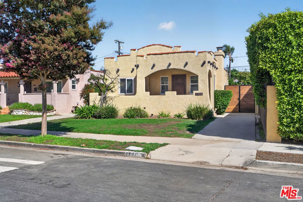 1720 S Genesee Avenue, Los Angeles