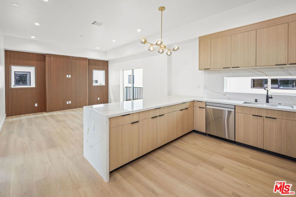 11010 Hortense Street, North Hollywood