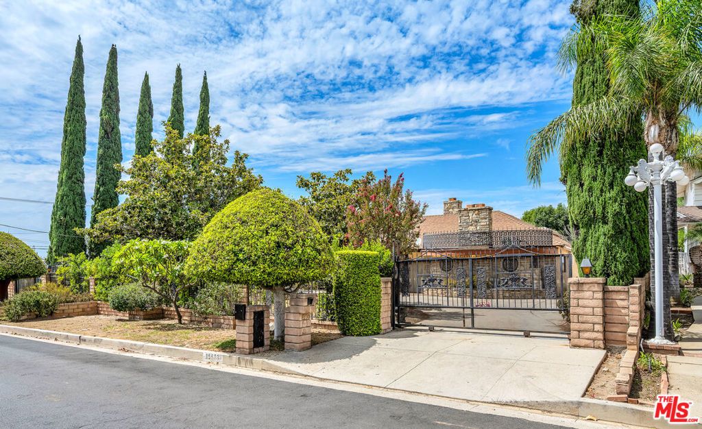 15623 Dorian Street, Sylmar
