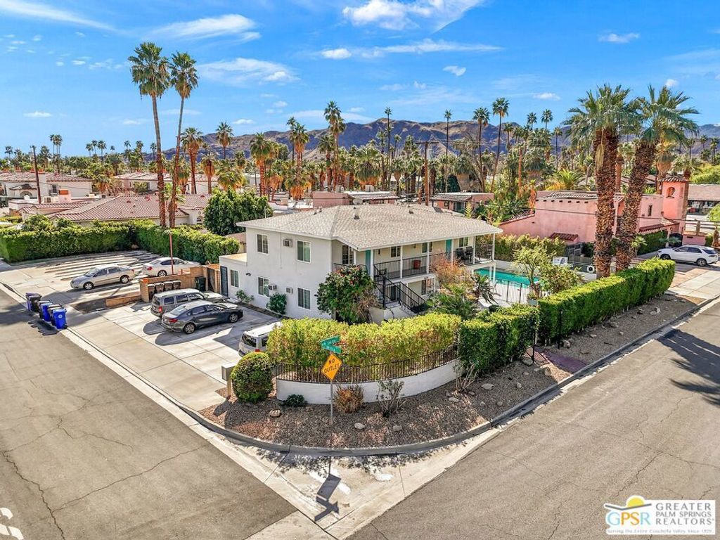 1674 S Via Salida # 2, Palm Springs