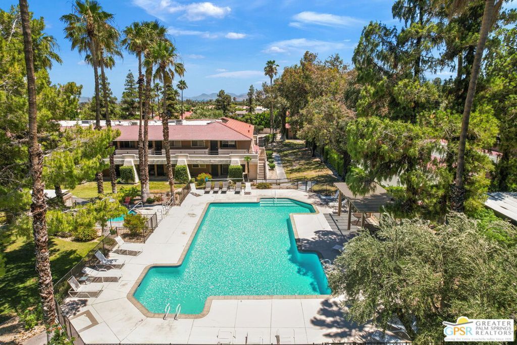 575 N Villa Court # 204, Palm Springs