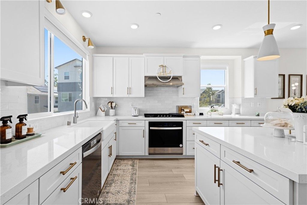 27553 Sanctuary Court, Valencia