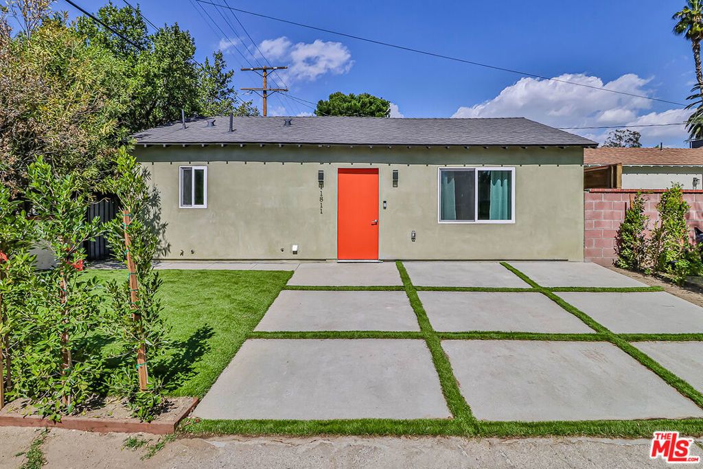 11801 Albers, Valley Village