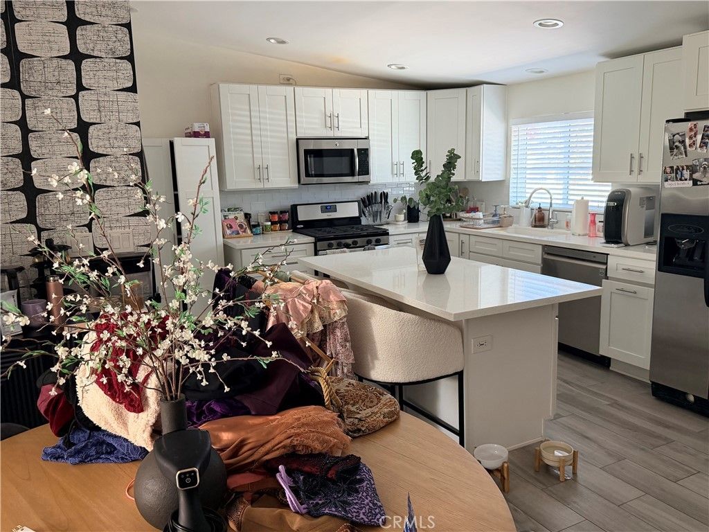 7833 Bothwell, Reseda