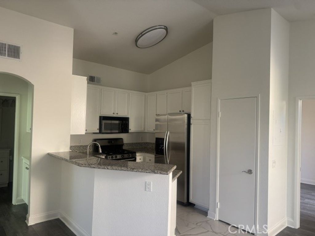 19431 Rue De Valore, Lake Forest