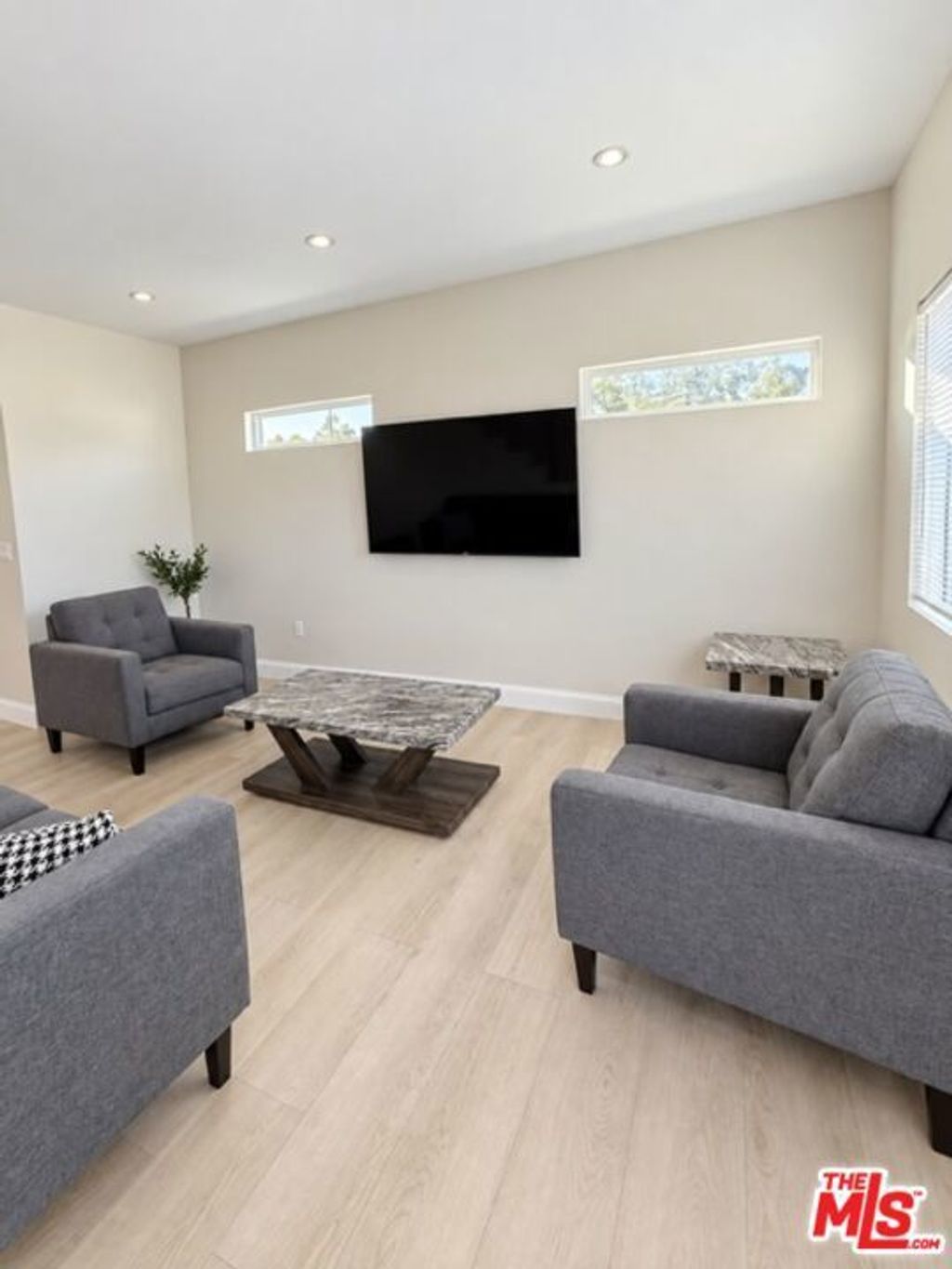 10743 Saticoy Street, Los Angeles