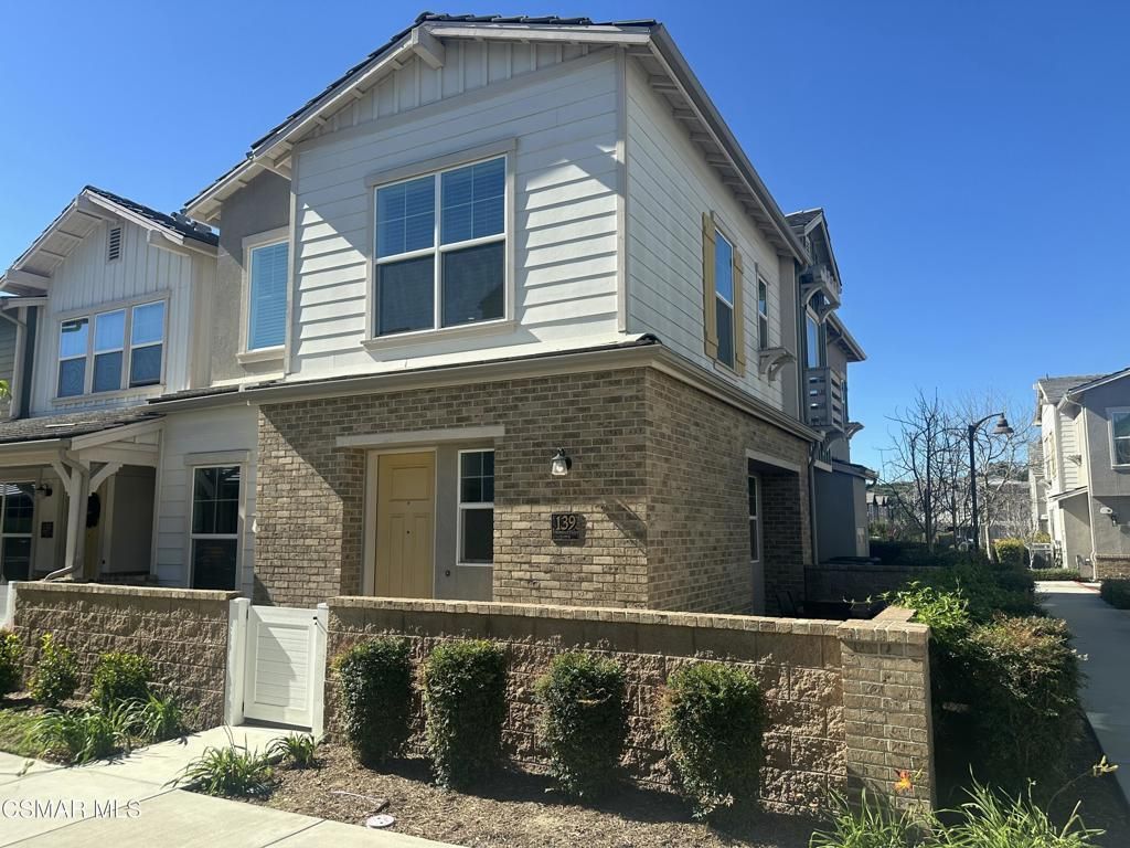 139 Farmhouse Drive # 6, Simi Valley