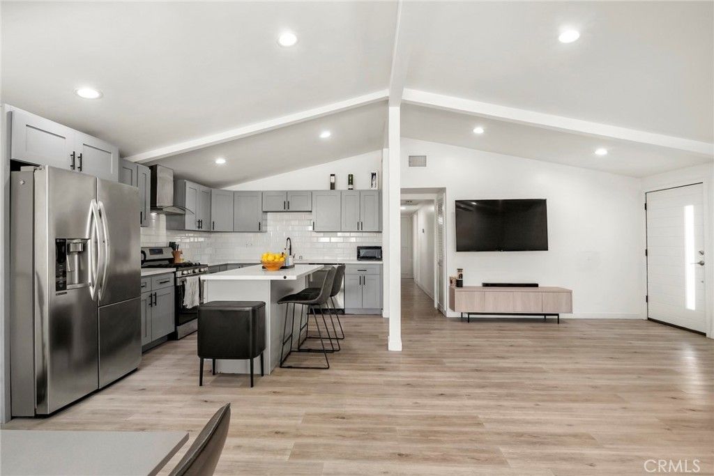 6413 Wystone, Reseda