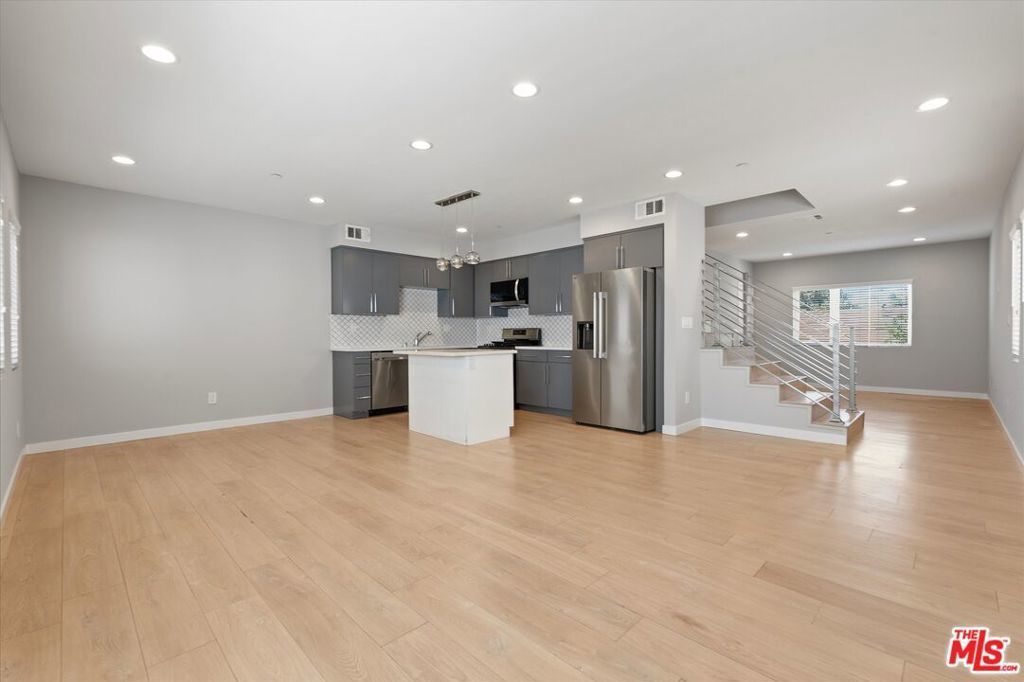 6117 1/2 Fountain Avenue, Los Angeles