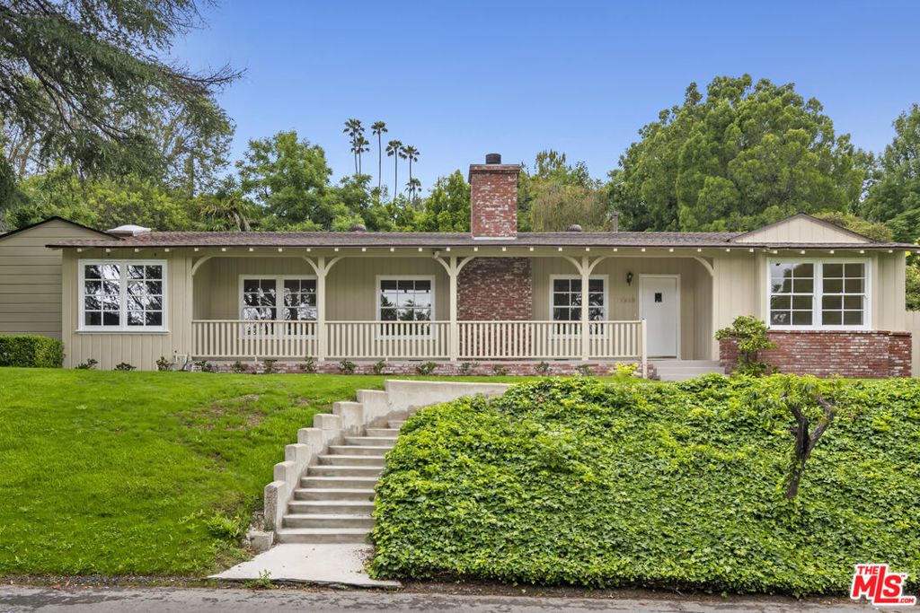 18080 Karen Drive, Encino