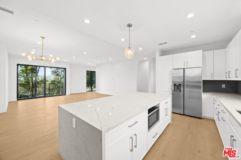 8902 Sawyer Street, Los Angeles