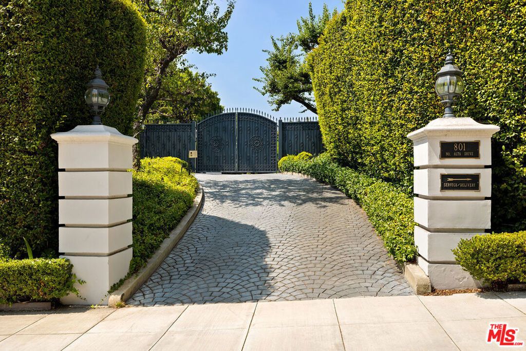 801 N Alta Drive, Beverly Hills