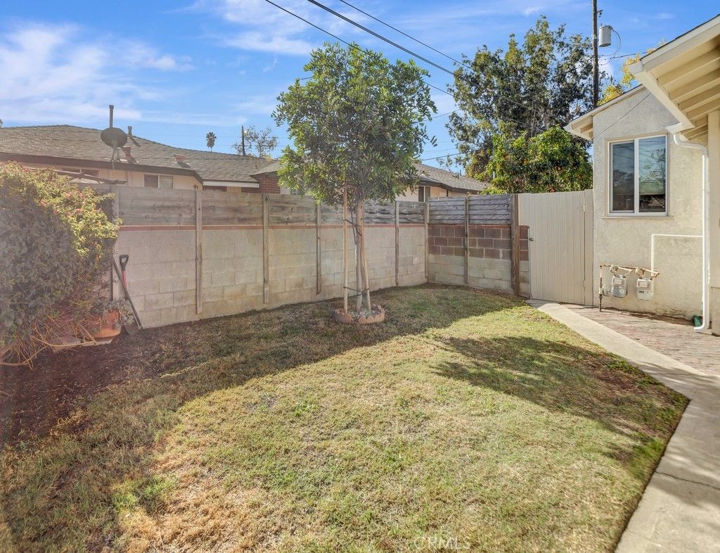 557 Rosemary Lane, Burbank