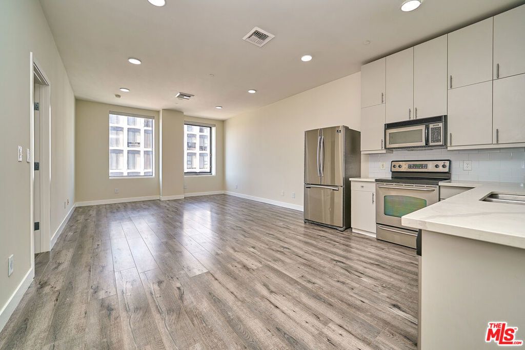 3810 Wilshire Boulevard # 1001, Los Angeles