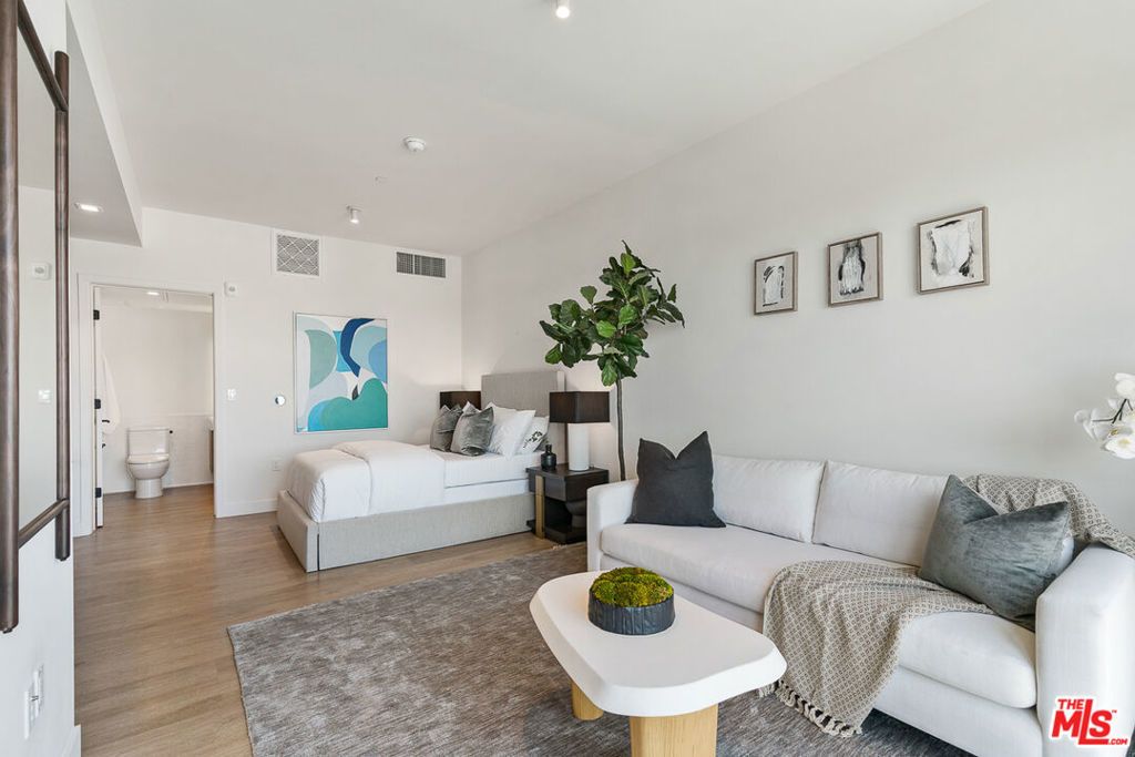 10700 Tabor Street # 217, Los Angeles