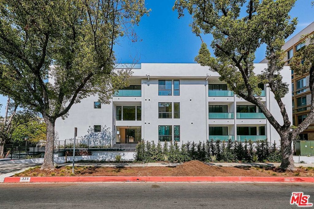 328 N Maple Drive # 308, Beverly Hills