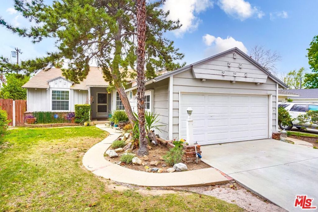 12748 Weddington Street, Valley Village