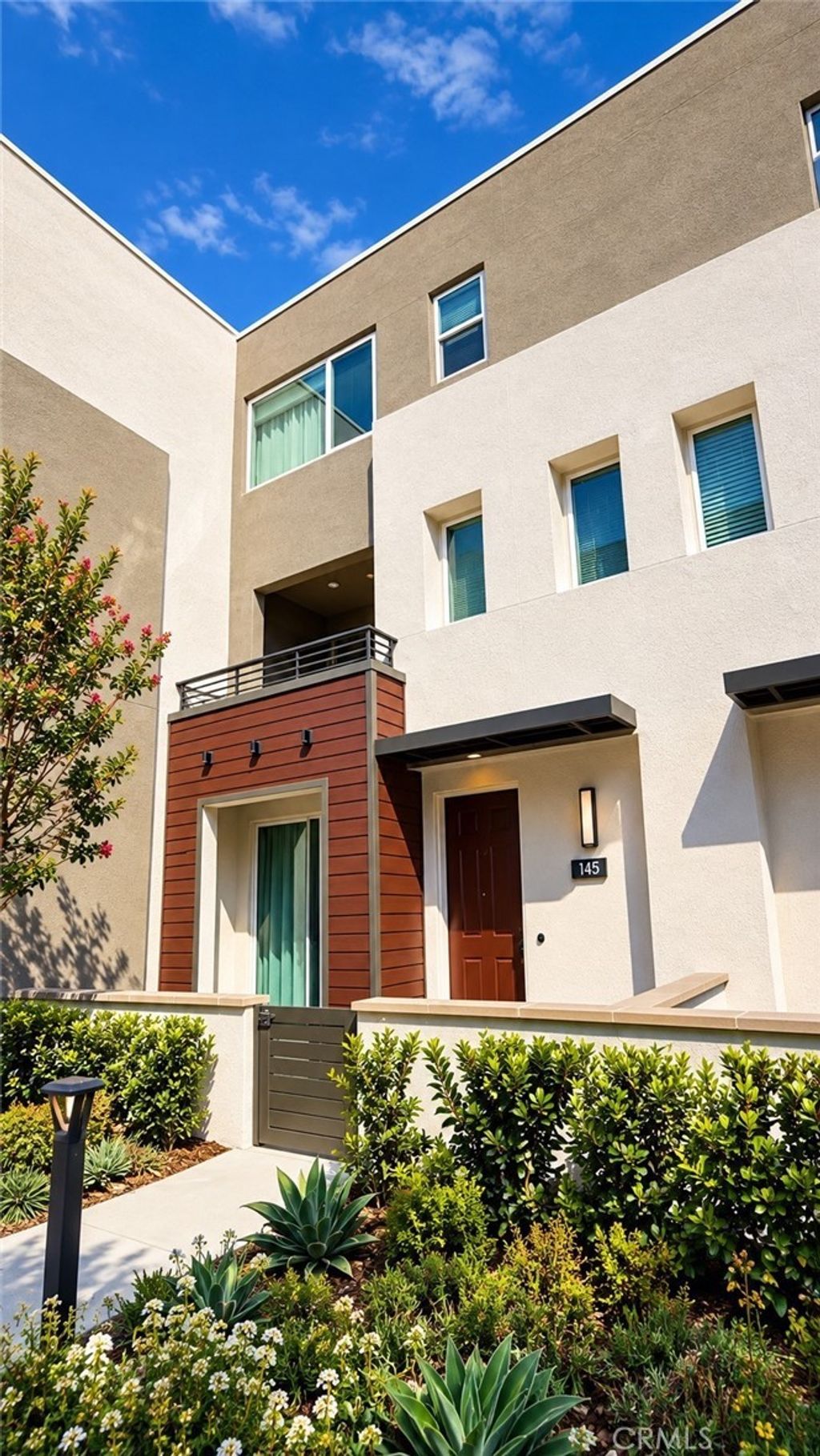 605 S Lyon Street, Santa Ana