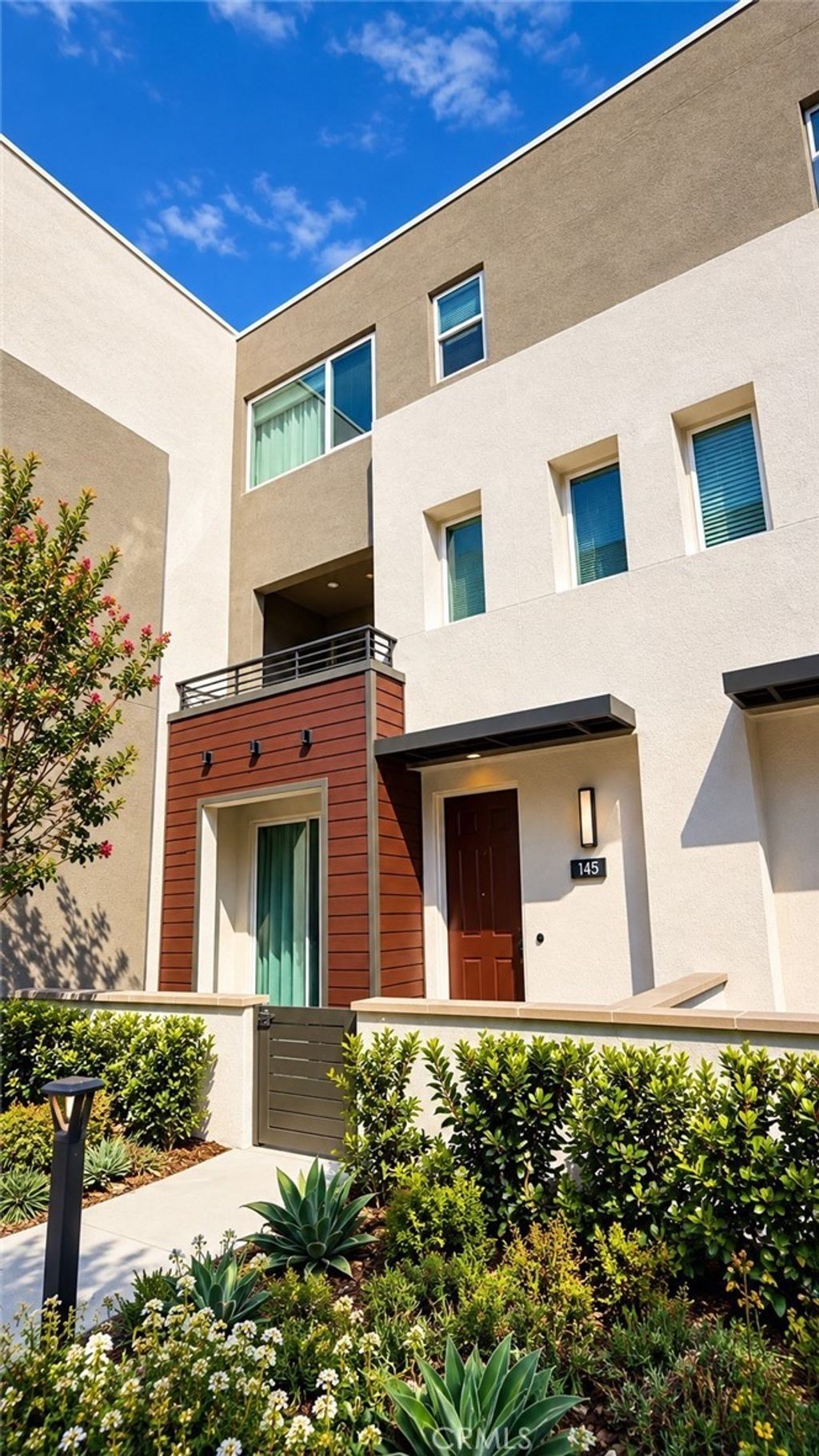 605 S Lyon Street, Santa Ana