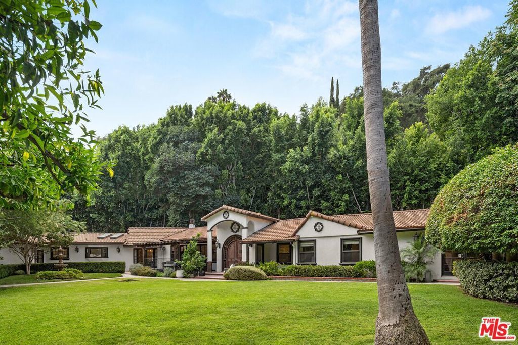 4145 Sunswept Drive, Studio City