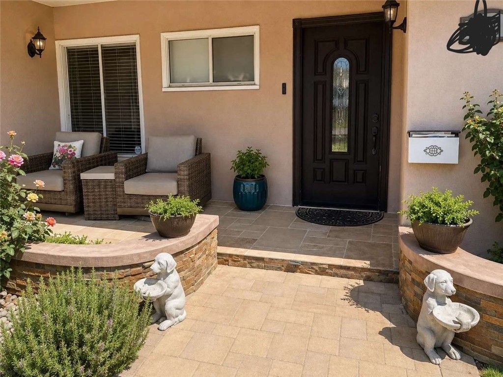 6600 Callicott Avenue, West Hills