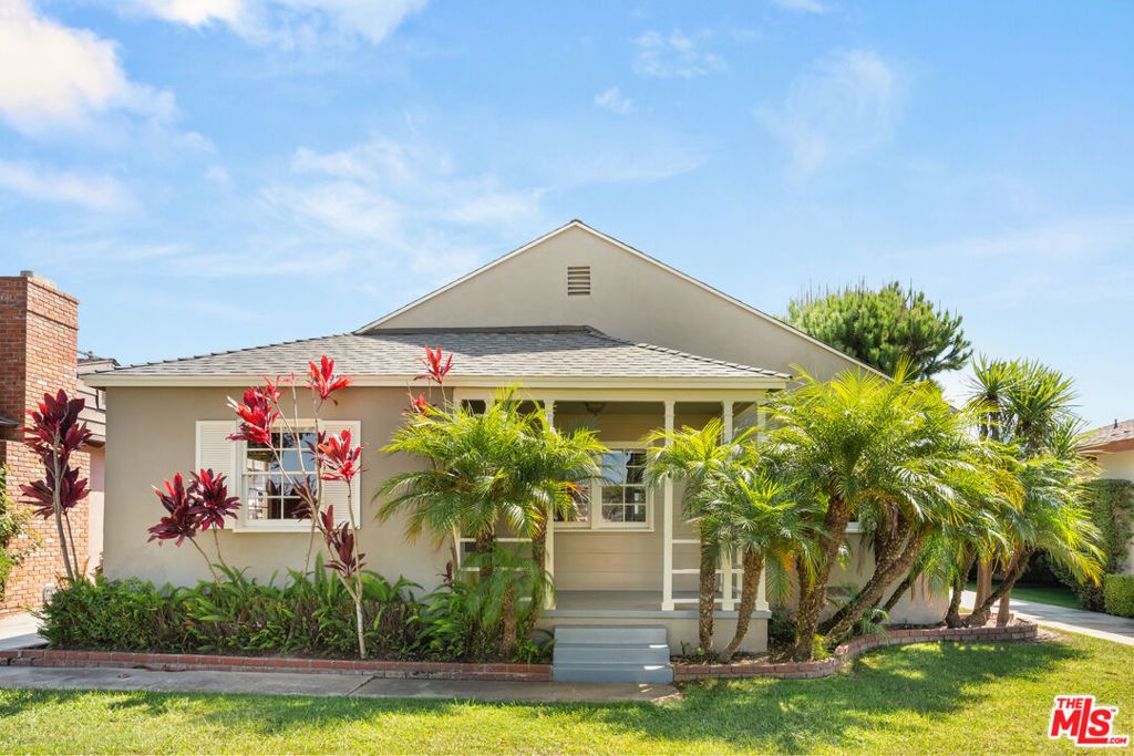 6542 W 80th Place, Los Angeles